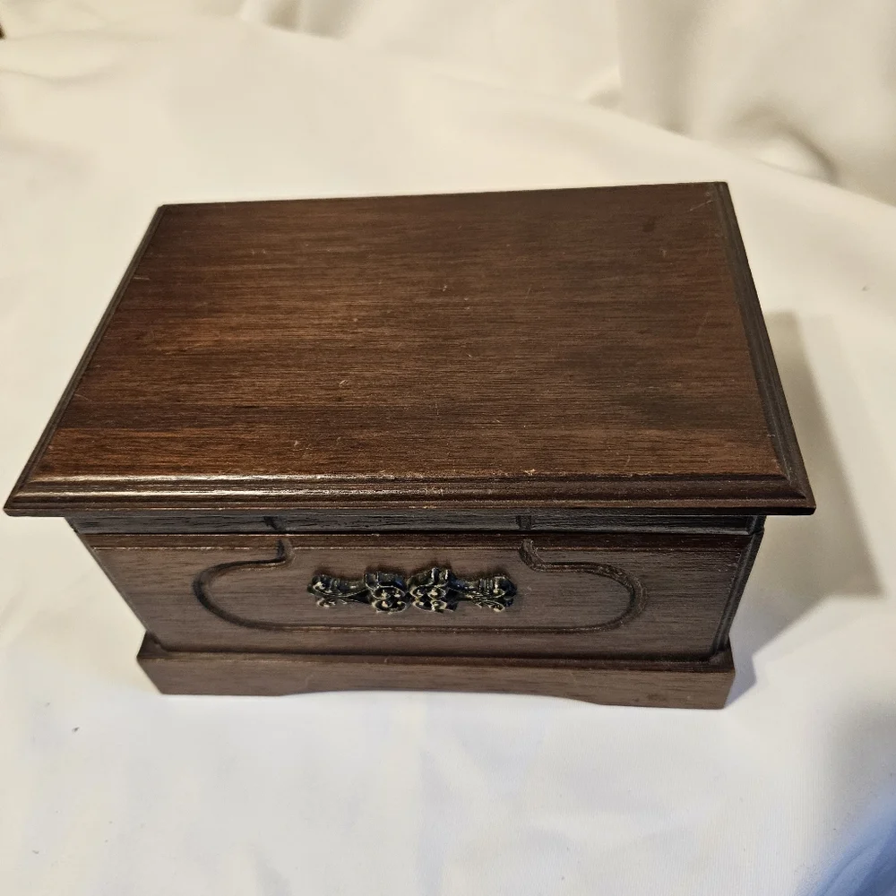 Elegant Wooden Jewelry Organizer with Music Box - Brown